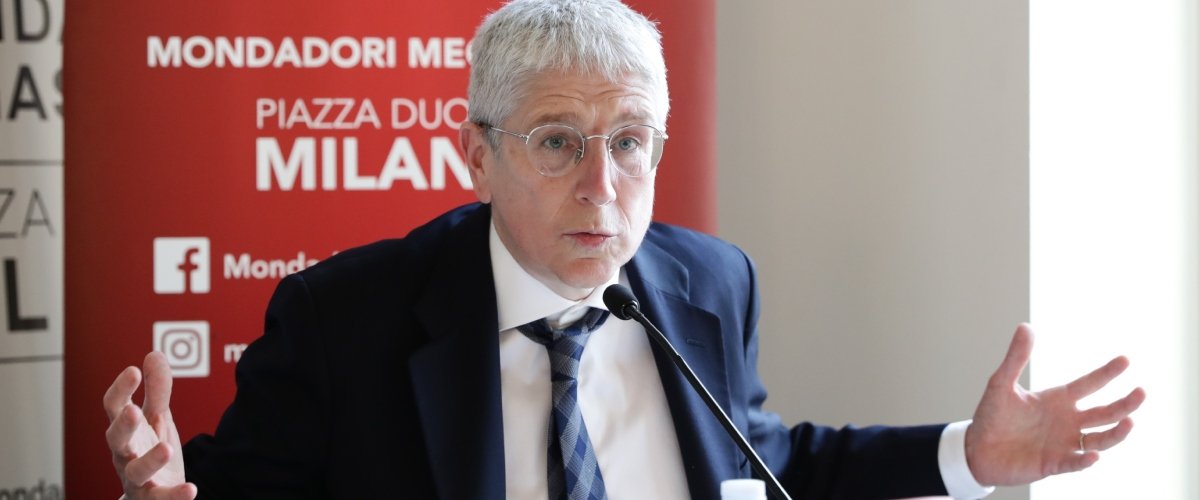 Mario Giordano denuncia: “Alcune librerie si rifiutano di vendere il mio libro. Paura o servilismo verso i potenti?” Mario Giordano denuncia: “Alcune librerie si rifiutano di vendere il mio libro. Paura o servilismo verso i potenti?”