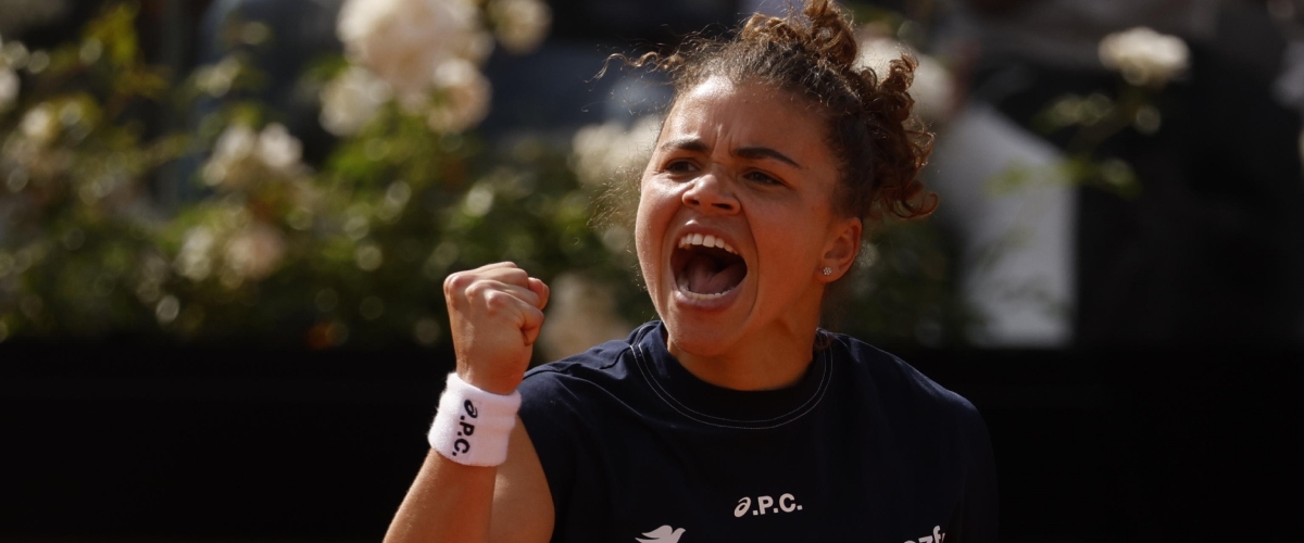 Jasmine Paolini da sogno, dopo una rimonta al cardiopalma vola in finale a Roma, undici anni dopo Errani Jasmine Paolini da sogno, dopo una rimonta al cardiopalma vola in finale a Roma, undici anni dopo Errani
