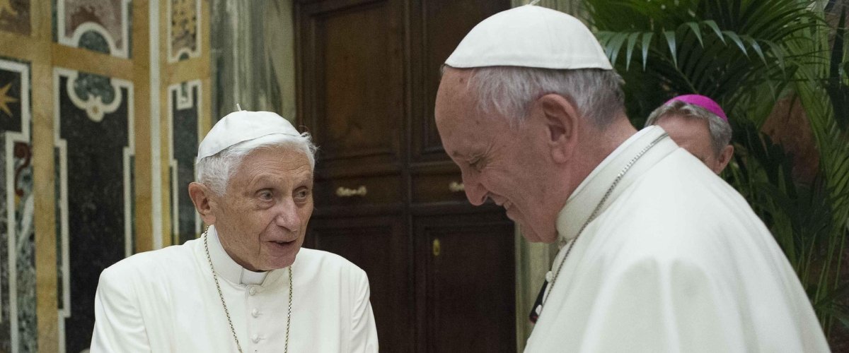 Sotto Bergoglio crollo di fedeli alle udienze papali: il confronto impietoso con i numeri di Ratzinger Sotto Bergoglio crollo di fedeli alle udienze papali: il confronto impietoso con i numeri di Ratzinger