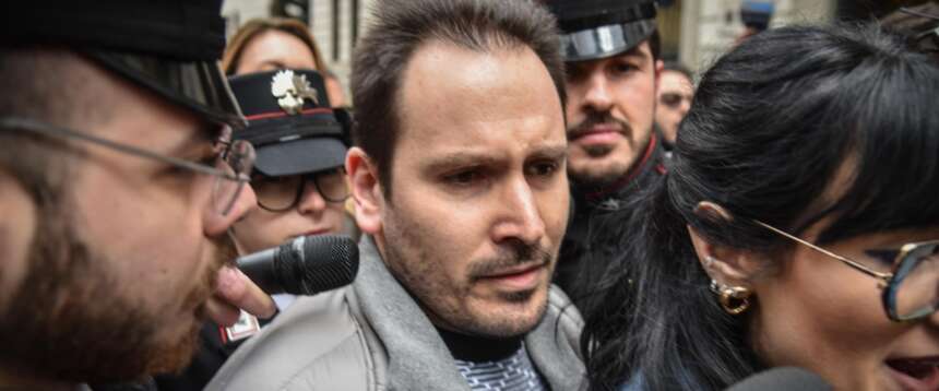 Sempio, il malore e i biglietti rinvenuti nella spazzatura gettano nuove ombre Sempio, il malore e i biglietti rinvenuti nella spazzatura gettano nuove ombre
