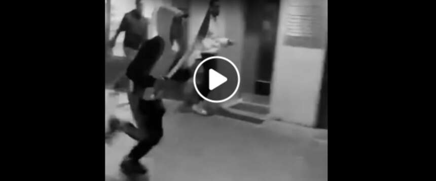 Il video della rissa con machete a Bolzano Il video della rissa con machete a Bolzano