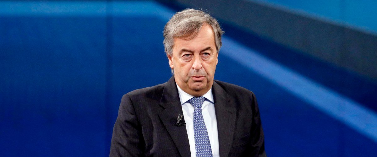 Il “castigatore di bufale” Burioni vittima di fake: su TikTok imperversano suoi falsi video prodotti con l’Ai. «È molto frustrante»