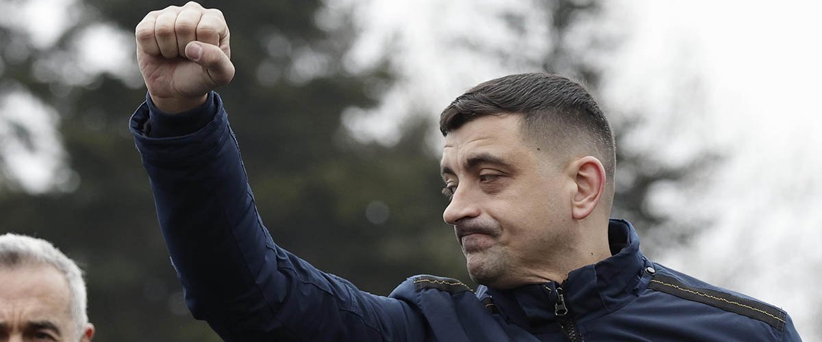 La destra sfonda anche in Romania: Simion vince col 40% e zittisce le toghe rosse. “Il popolo si è ribellato”