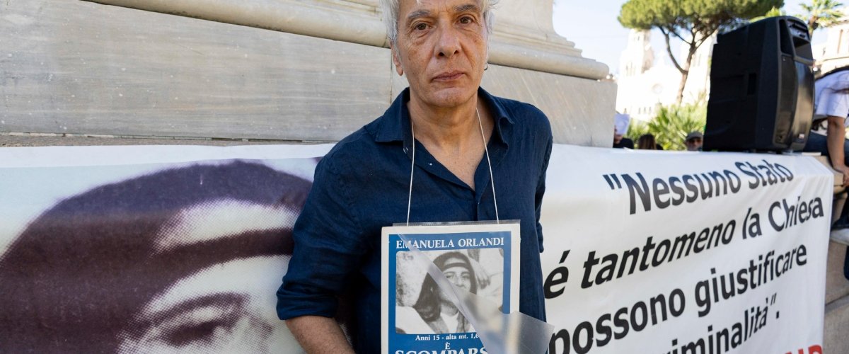 “Emanuela Orlandi era incinta”: indagato un noto blogger per le rivelazioni sulla ragazza scomparsa “Emanuela Orlandi era incinta”: indagato un noto blogger per le rivelazioni sulla ragazza scomparsa