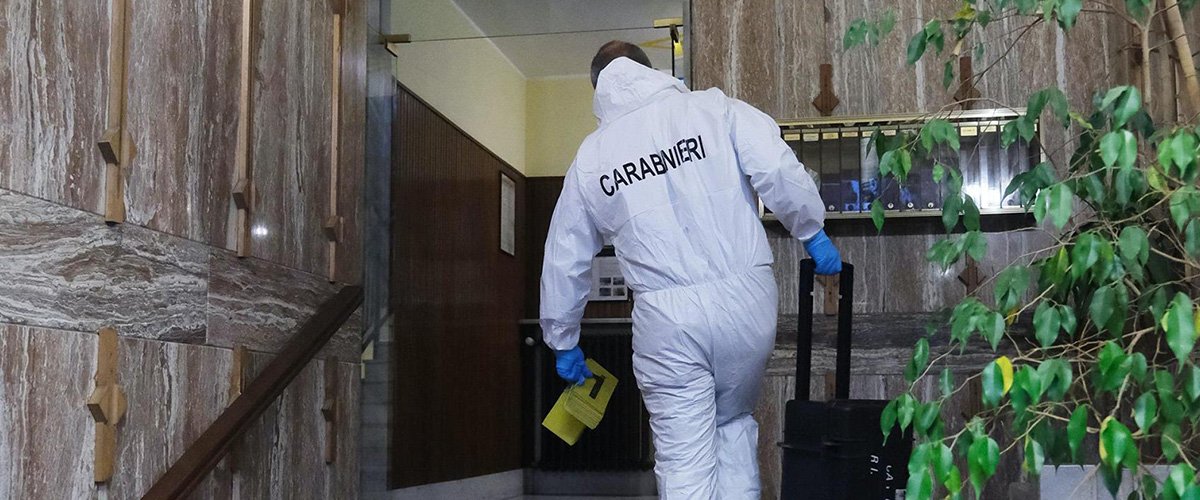 Femminicidi, strage infinita: un’altra vittima a Grugliasco. Marito ammazza una maestra d’asilo davanti alla figlia down Femminicidi, strage infinita: un’altra vittima a Grugliasco. Marito ammazza una maestra d’asilo davanti alla figlia down