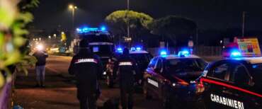 Bologna, marocchino infierisce sui passanti a colpi di forbice. Doveva essere espulso nel 2024 (video)