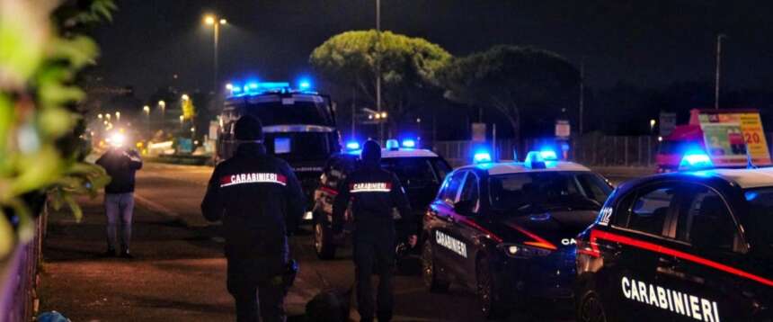 Bologna, marocchino infierisce sui passanti a colpi di forbice. Doveva essere espulso nel 2024 (video) Bologna, marocchino infierisce sui passanti a colpi di forbice. Doveva essere espulso nel 2024 (video)