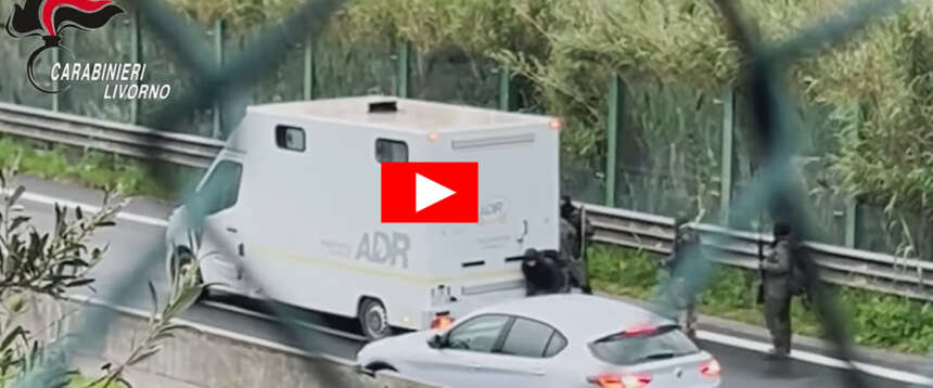 Assalto con bombe ai furgoni portavalori a Livorno, scacco alla banda dell’Aurelia: 11 arresti, sono tutti sardi (video) Assalto con bombe ai furgoni portavalori a Livorno, scacco alla banda dell’Aurelia: 11 arresti, sono tutti sardi (video)