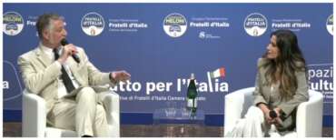 Giuli rivendica il lavoro del governo sulla Cultura: “Alla sinistra sono rimasti solo i comici” (video)