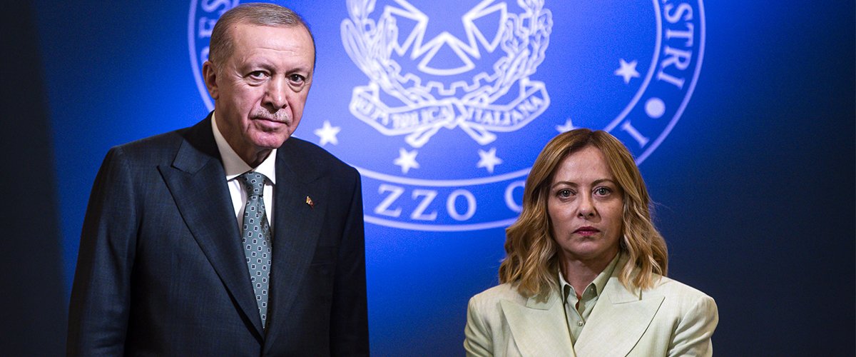 Vertice Ucraina Russia in Turchia, Meloni sente Erdogan: “Sostegno a una pace giusta, Mosca accetti la tregua” Vertice Ucraina Russia in Turchia, Meloni sente Erdogan: “Sostegno a una pace giusta, Mosca accetti la tregua”