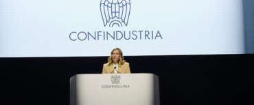 “Make in  Italy”. Meloni arringa gli industriali: “Pensiamo in grande, sfidiamo il mondo, vinciamo insieme”