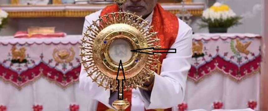 Il volto di Gesù in un’ostia: è un miracolo. Il Vaticano riconosce il prodigio avvenuto in una chiesa del Kerala Il volto di Gesù in un’ostia: è un miracolo. Il Vaticano riconosce il prodigio avvenuto in una chiesa del Kerala