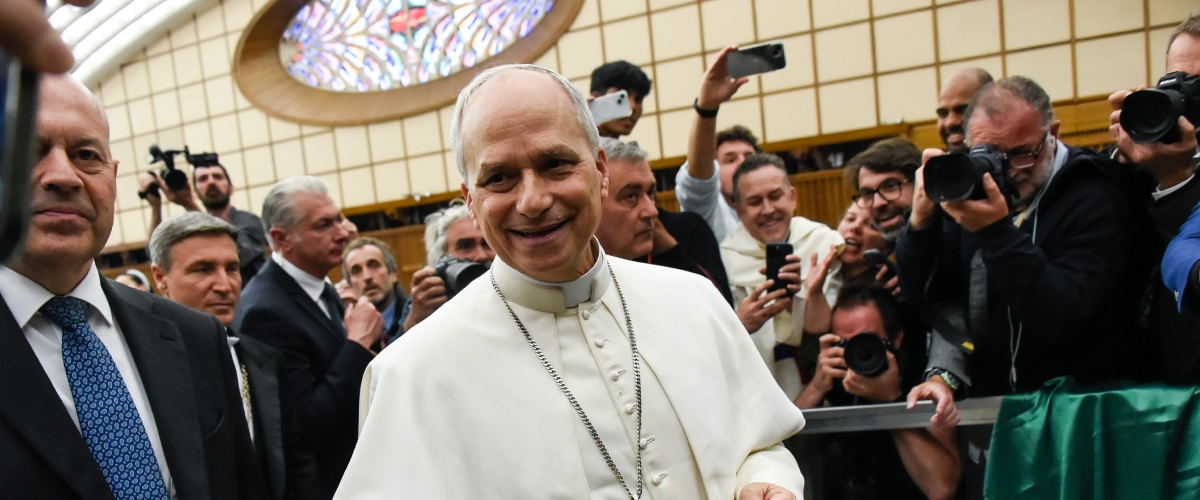 Il Papa incontra la stampa: “Disarmiamo le parole, basta ideologie e faziosità. La pace comincia da noi” (video) Il Papa incontra la stampa: “Disarmiamo le parole, basta ideologie e faziosità. La pace comincia da noi” (video)