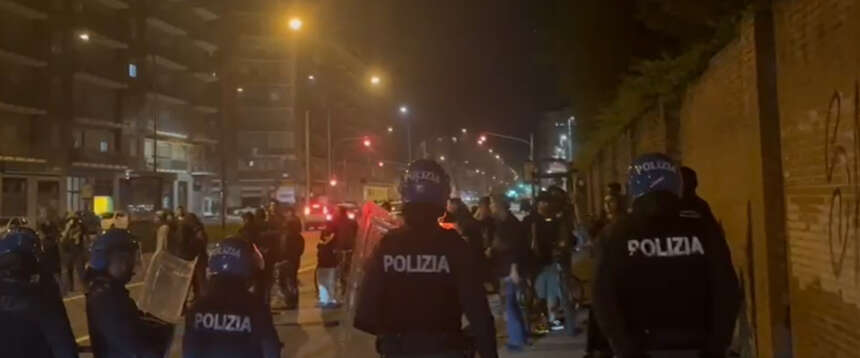 Urla, roghi e violenza dei migranti nel Cpr di Torino: a tifare (sotto l’occhio della polizia) centri sociali e sinistra…