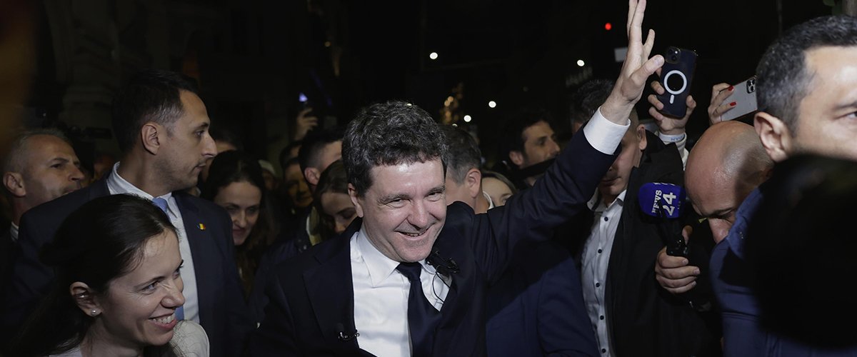 romania ribaltone al ballottaggio vince dan il sovranista simion ammette la sconfitta ha deciso il popolo