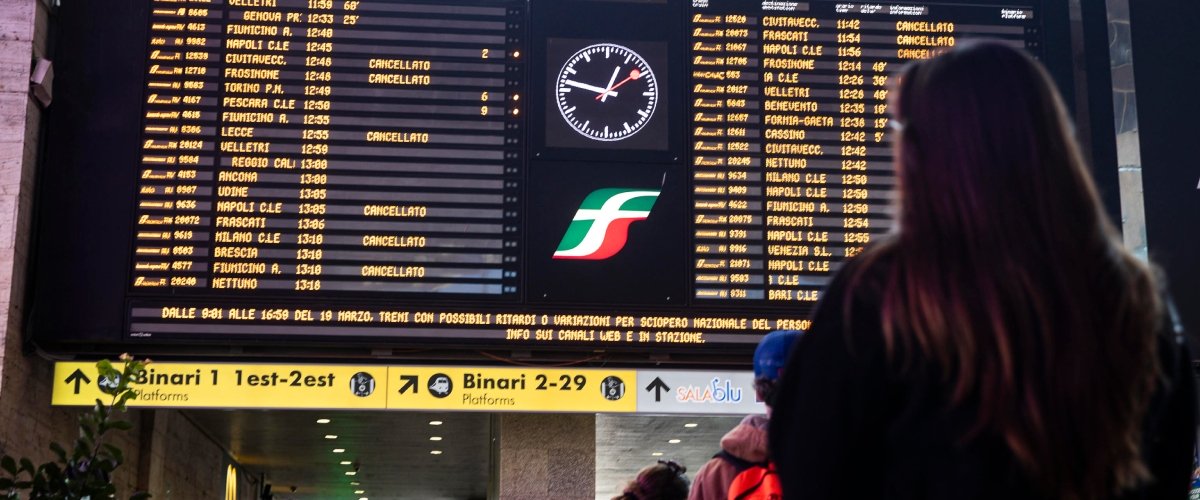 maggio uno da Secoloditalia.it a maggio uno sciopero al giorno la dichiarazione di guerra dei sindacati dei trasporti indetti 30 scioperi