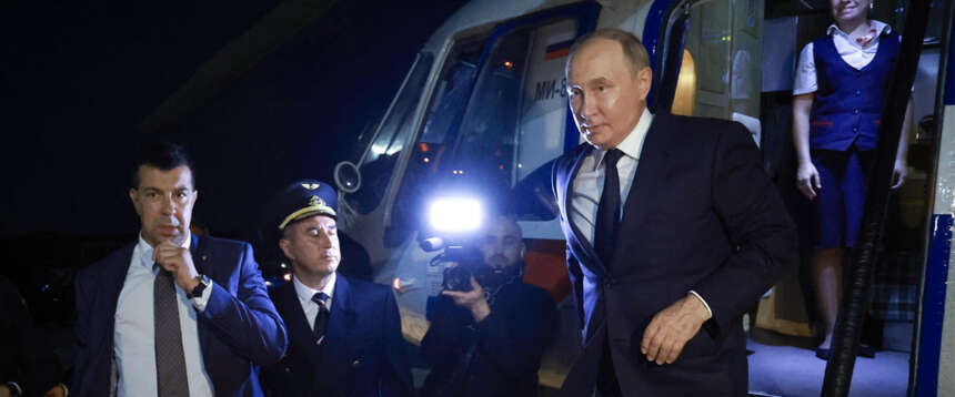“Hanno tentato di uccidere Putin colpendo l’elicottero con una flotta di droni”: la clamorosa rivelazione di Mosca