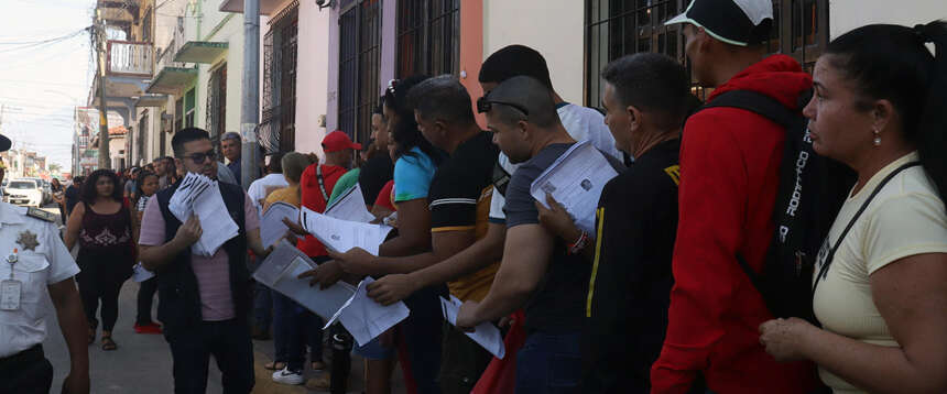 Migranti, go home. Mille dollari e tanti saluti: Trump lancia l’auto-deportazione per “liberare” gli Usa Migranti, go home. Mille dollari e tanti saluti: Trump lancia l’auto-deportazione per “liberare” gli Usa