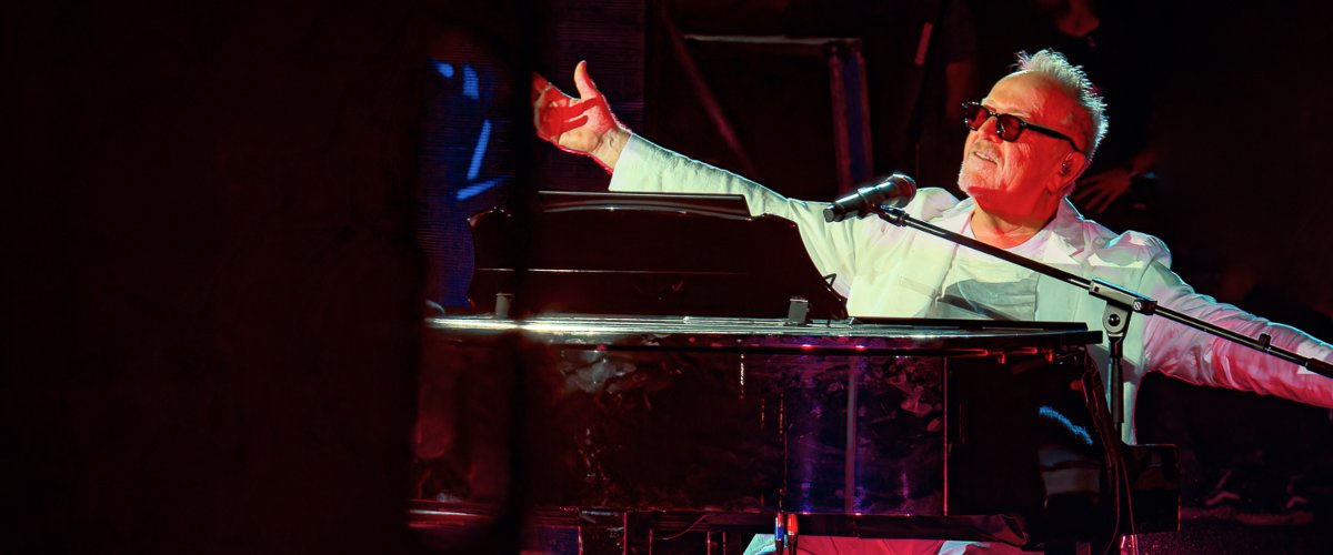 Umberto Tozzi non ce la canta giusta: altro che “The final tour”, “L’Ultima Notte Rosa” è più rock che mai Umberto Tozzi non ce la canta giusta: altro che “The final tour”, “L’Ultima Notte Rosa” è più rock che mai