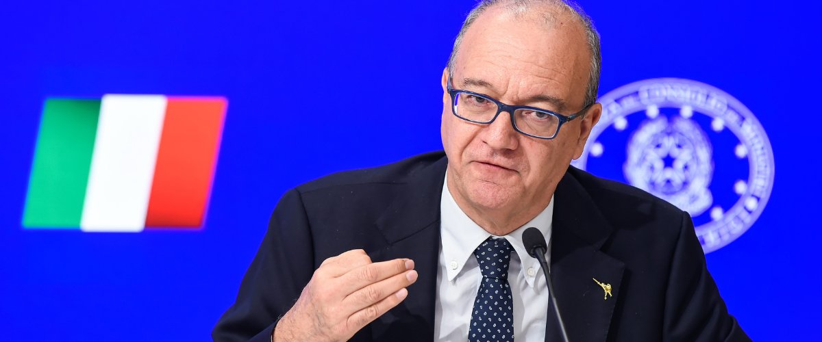 Valditara porta il divieto dei cellulari nelle scuole a Bruxelles: l’obiettivo è estenderlo in tutta Europa Valditara porta il divieto dei cellulari nelle scuole a Bruxelles: l’obiettivo è estenderlo in tutta Europa