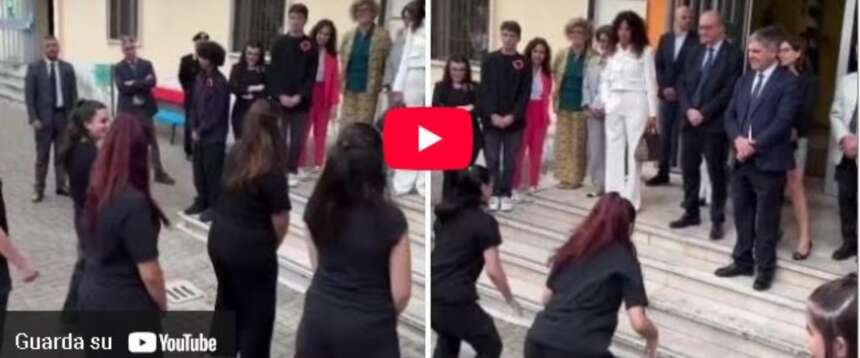 Valditara visita un liceo di Tivoli e scoppia lo “scandalo” per il ballo delle studentesse. Il ministro: non frenate la vostra creatività (video)