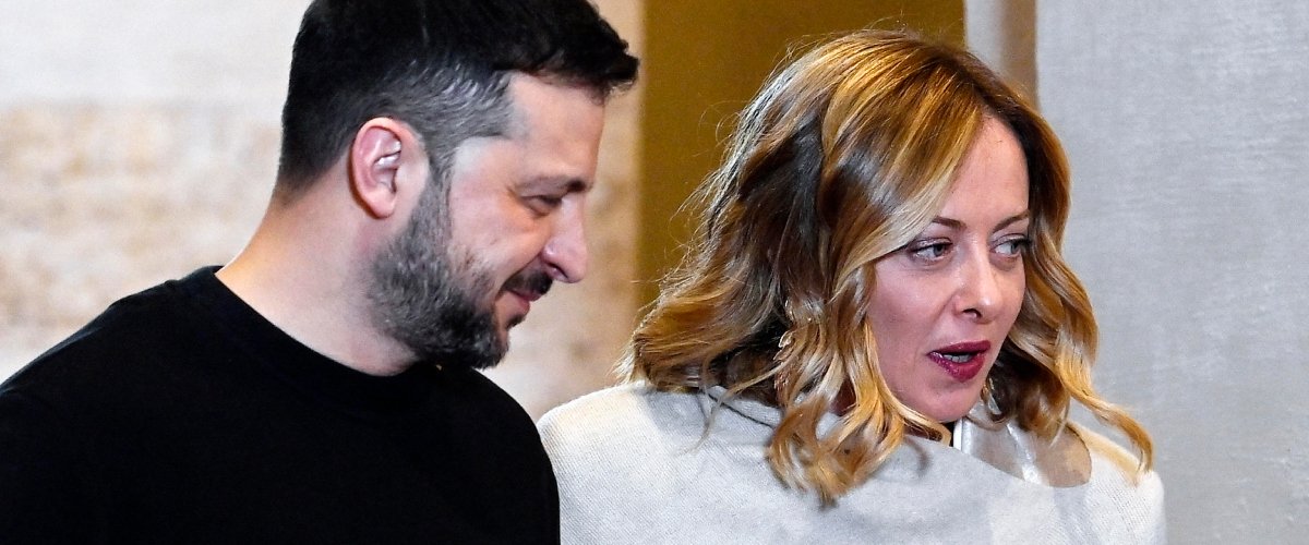Zelensky incontra i leader europei, al via il vertice con Meloni in videocall: “Uniti per la pace e la sicurezza” Zelensky incontra i leader europei, al via il vertice con Meloni in videocall: “Uniti per la pace e la sicurezza”