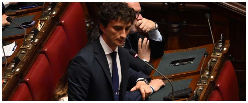 Bignami rinfresca la memoria alla sinistra: “Meloni non farà come D’Alema in Serbia” (video) Bignami rinfresca la memoria alla sinistra: “Meloni non farà come D’Alema in Serbia” (video)