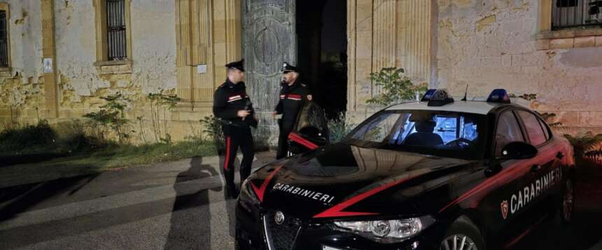 Roma, blitz dei carabinieri negli alloggi popolari di Pavona: denunciati due Casamonica per occupazione abusiva Roma, blitz dei carabinieri negli alloggi popolari di Pavona: denunciati due Casamonica per occupazione abusiva