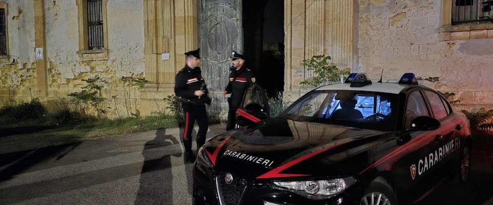 roma blitz dei carabinieri negli alloggi popolari di pavona denunciati due casamonica per occupazione abusiva