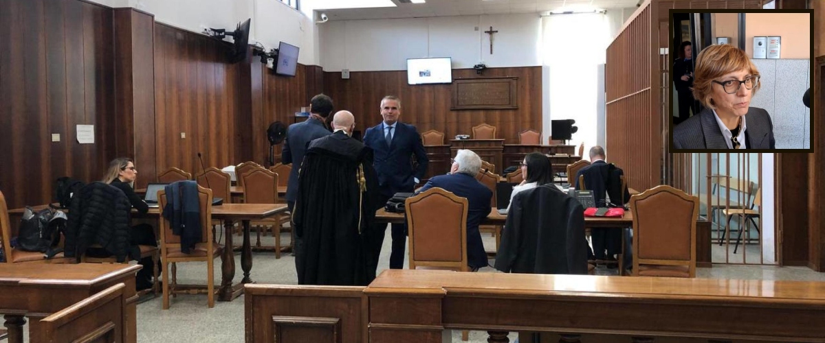 Caso Grillo Jr, si torna in aula e a sorpresa Ciro appare e sentenzia: «Nessuno di noi ha mai approfittato di qualcuno» Caso Grillo Jr, si torna in aula e a sorpresa Ciro appare e sentenzia: «Nessuno di noi ha mai approfittato di qualcuno»