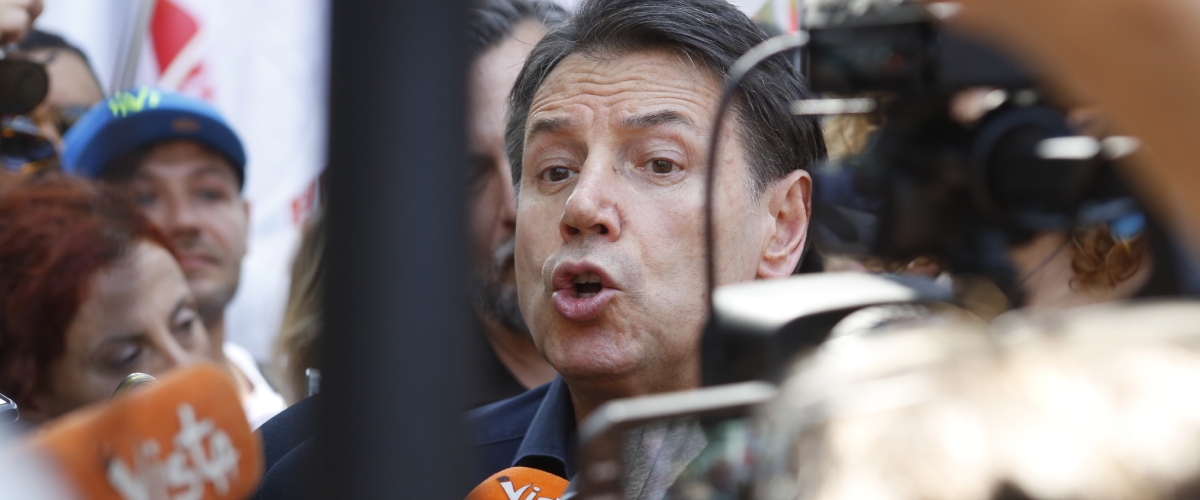 Vertice Nato all’Aia, Conte il pacifinto cambia faccia e rilancia l’ovvietà dell’ovvio. Ed è sfida alla sua credibilità. Ancora… Vertice Nato all’Aia, Conte il pacifinto cambia faccia e rilancia l’ovvietà dell’ovvio. Ed è sfida alla sua credibilità. Ancora…