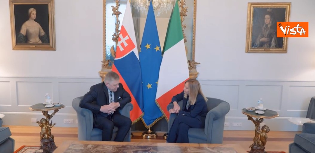 Migranti, Fico elogia Meloni: “Sì a soluzioni come il modello Albania. Pieno sostegno sui Paesi sicuri” Migranti, Fico elogia Meloni: “Sì a soluzioni come il modello Albania. Pieno sostegno sui Paesi sicuri”