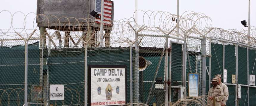 Trump pronto a spedire a Guantanamo novemila immigrati irregolari: “Ci sono anche italiani” Trump pronto a spedire a Guantanamo novemila immigrati irregolari: “Ci sono anche italiani”