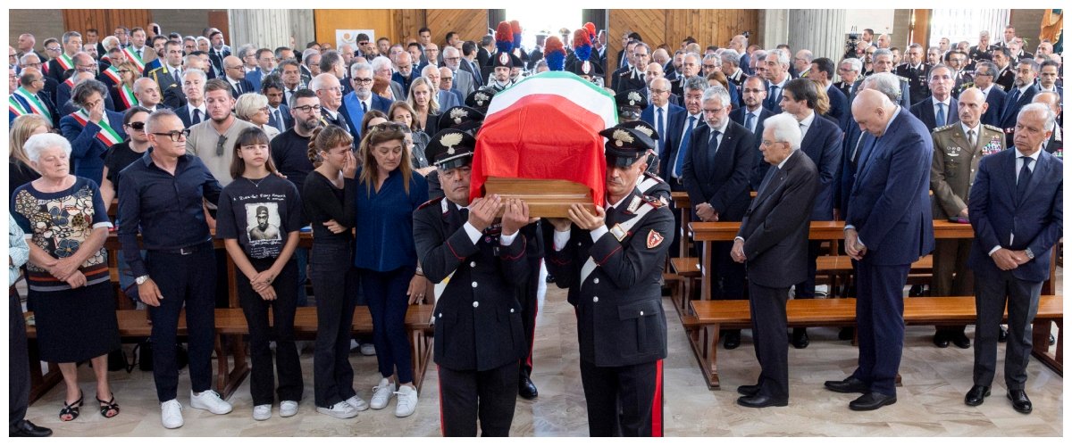 Nei secoli fedele: alla patria, alla giustizia, alla comunità. Ecco perché Carlo Legrottaglie è un eroe Nei secoli fedele: alla patria, alla giustizia, alla comunità. Ecco perché Carlo Legrottaglie è un eroe