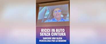 Matteo Ricci in auto senza cintura_ il video che l’inchioda