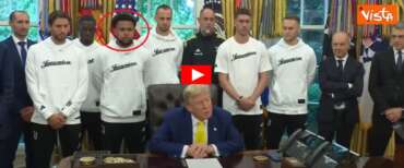 L’imbarazzo dell’americano McKennie nel video con Trump. Lo aveva definito “ignorante, razzista, indegno di fare il presidente”