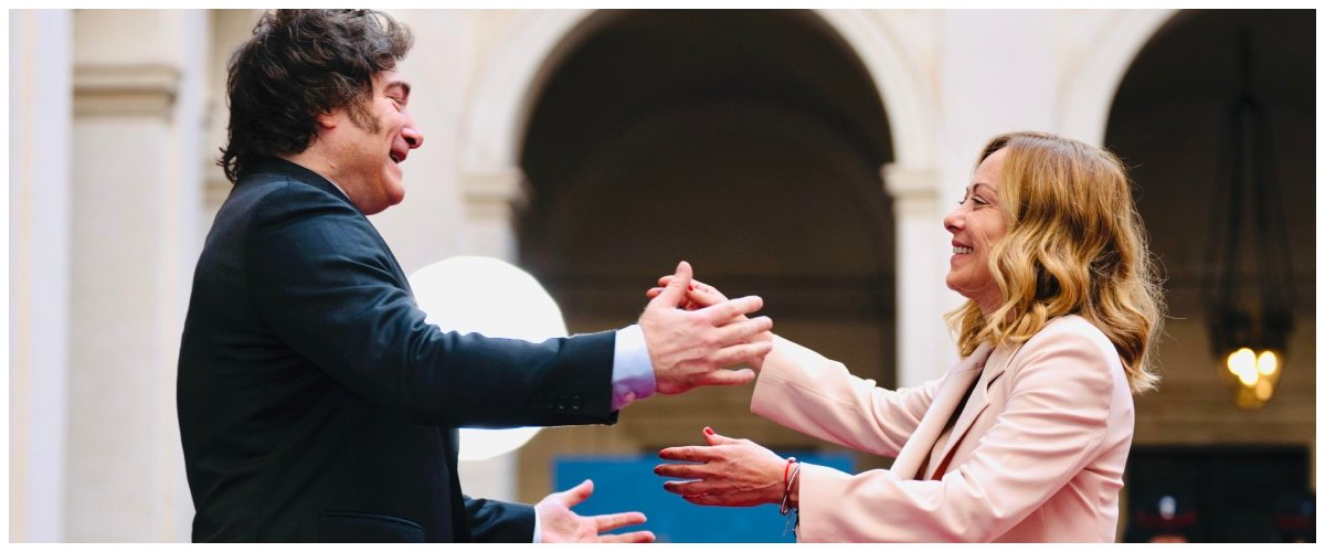 Meloni e Milei firmano il patto d’azione Italia Argentina: dall’energia alla lotta alla droga, le priorità del documento Meloni e Milei firmano il patto d’azione Italia Argentina: dall’energia alla lotta alla droga, le priorità del documento