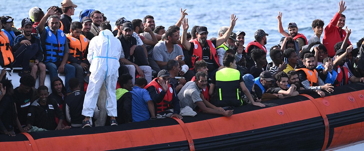 Migranti, c’è la svolta: accolta la linea Meloni, la Germania cancella i finanziamenti alle Ong del Mediterraneo Migranti, c’è la svolta: accolta la linea Meloni, la Germania cancella i finanziamenti alle Ong del Mediterraneo