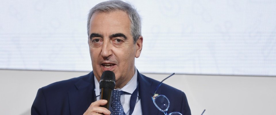 Gasparri sulla figuraccia azzurra: “Spalletti inadeguato, rischiamo di rimanere fuori anche stavolta” Gasparri sulla figuraccia azzurra: “Spalletti inadeguato, rischiamo di rimanere fuori anche stavolta”