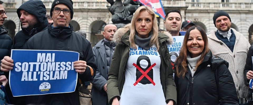 No al velo islamico, Sardone raccoglie la campagna della premier danese: “Simbolo di oppressione, vietiamolo anche noi” No al velo islamico, Sardone raccoglie la campagna della premier danese: “Simbolo di oppressione, vietiamolo anche noi”