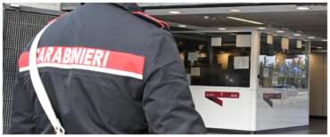 Agguato fuori dalla metro a un 19enne a Roma: “Accoltellato al petto senza motivo”. Preso il killer del benzinaio di Ardea