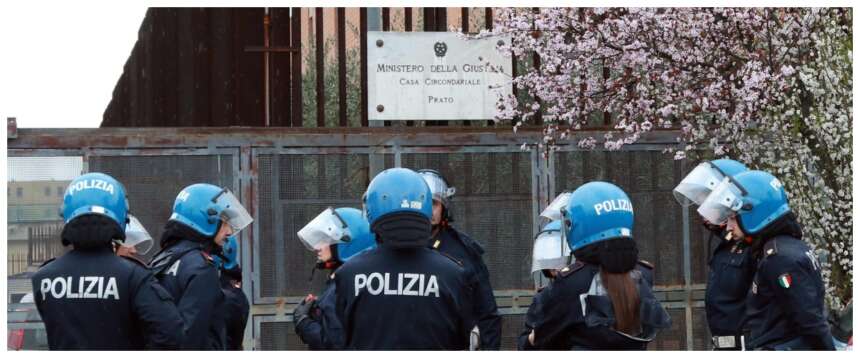 Blitz nel carcere di Prato: telefonini e coca ai detenuti, 30 indagati. FdI: l’allarme di Delmastro era fondato Blitz nel carcere di Prato: telefonini e coca ai detenuti, 30 indagati. FdI: l’allarme di Delmastro era fondato