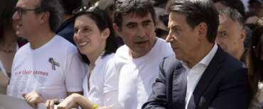 Il “campo solo”: gita di Conte all’Aia contro il riarmo europeo. Ma Pd e Avs resteranno a casa