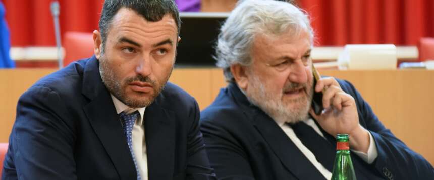 Terremoto giudiziario in Puglia, si dimette Delli Donni, assessore al Bilancio fedelissimo di Emiliano Terremoto giudiziario in Puglia, si dimette Delli Donni, assessore al Bilancio fedelissimo di Emiliano