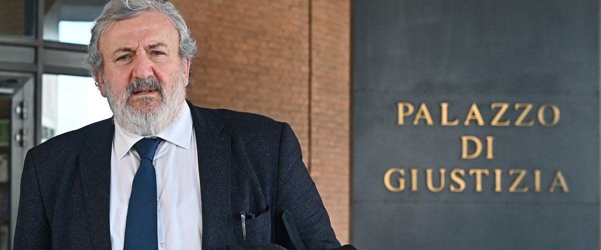emiliano condannato risarcimento danni di 25mila euro a un politico locale fdi gli servir224 a essere meno arrogante