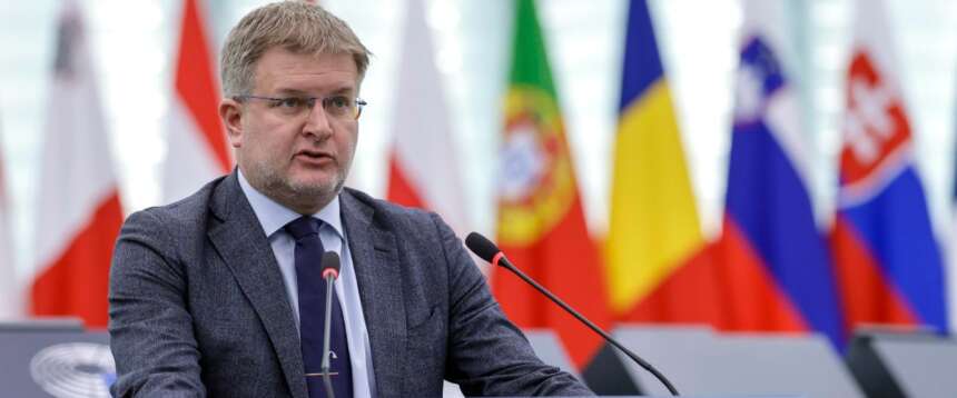 il capodelegazione di FdI al Parlamento europeo, Carlo Fidanza il capodelegazione di FdI al Parlamento europeo, Carlo Fidanza