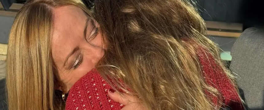 L’abbraccio alla figlia. Giorgia tra i Grandi del mondo con la piccola Ginevra: “Sei tu la mia forza, ovunque, sempre” L’abbraccio alla figlia. Giorgia tra i Grandi del mondo con la piccola Ginevra: “Sei tu la mia forza, ovunque, sempre”