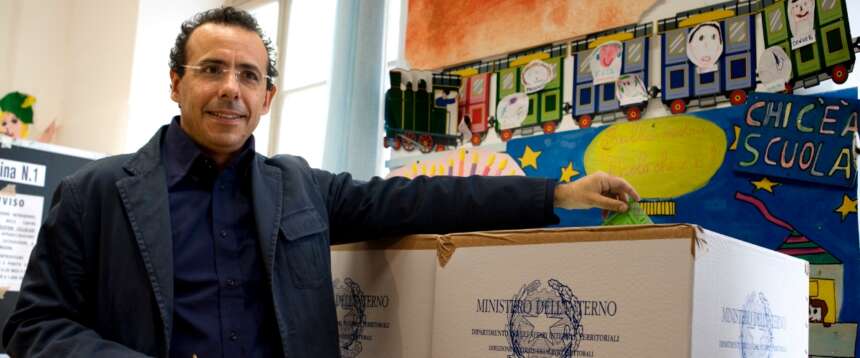 Referendum, Guzzetta zittisce le sinistre: “Astenersi è legittimo, la Costituzione non obbliga al voto” Referendum, Guzzetta zittisce le sinistre: “Astenersi è legittimo, la Costituzione non obbliga al voto”