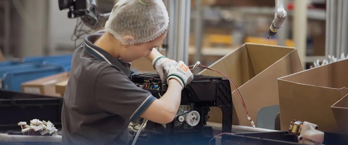300mila posti di lavoro in più e boom di contratti a tempo indeterminato