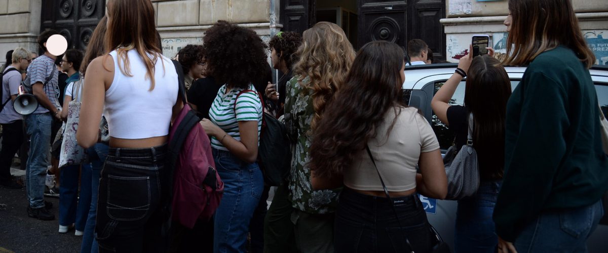 A Pesaro propaganda pure in classe: i cinque indizi sulla “strana” lezione della prof e consigliera Pd A Pesaro propaganda pure in classe: i cinque indizi sulla “strana” lezione della prof e consigliera Pd